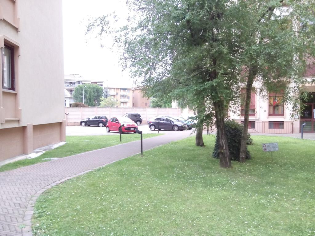 Vercelli Apartment نوفارا المظهر الخارجي الصورة